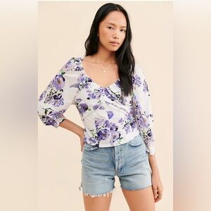 NWT Anthropologie V-Neck Ruched Knit Top Size Small Purple White Floral Print